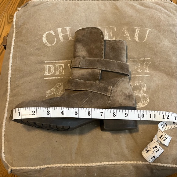 KURT GEIGER Brown Suede Buckle Ankle Boot Sheepskin Lined Low Heel Size 38/7-7.5 - Picture 15 of 15